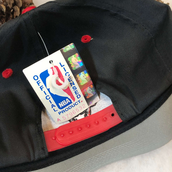 Vintage Deadstock NWT NBA Chicago Bulls Logo 7 Twill Snapback Hat