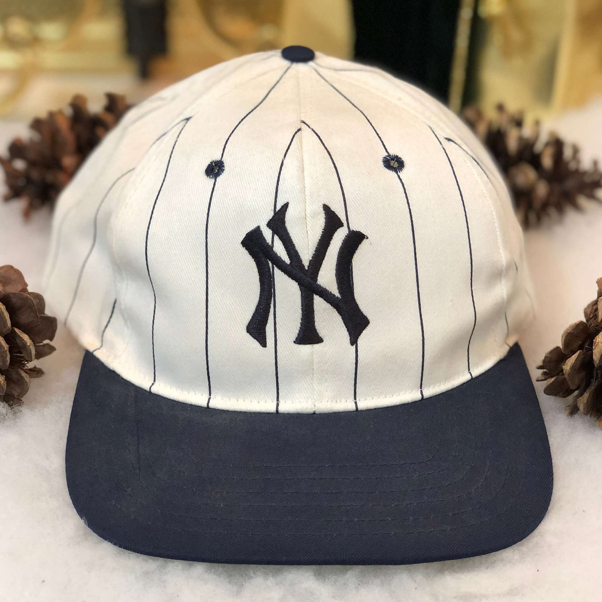 Vintage MLB New York Yankees Logo 7 Pinstripe Twill Snapback Hat – 🎅 Bad  Santa