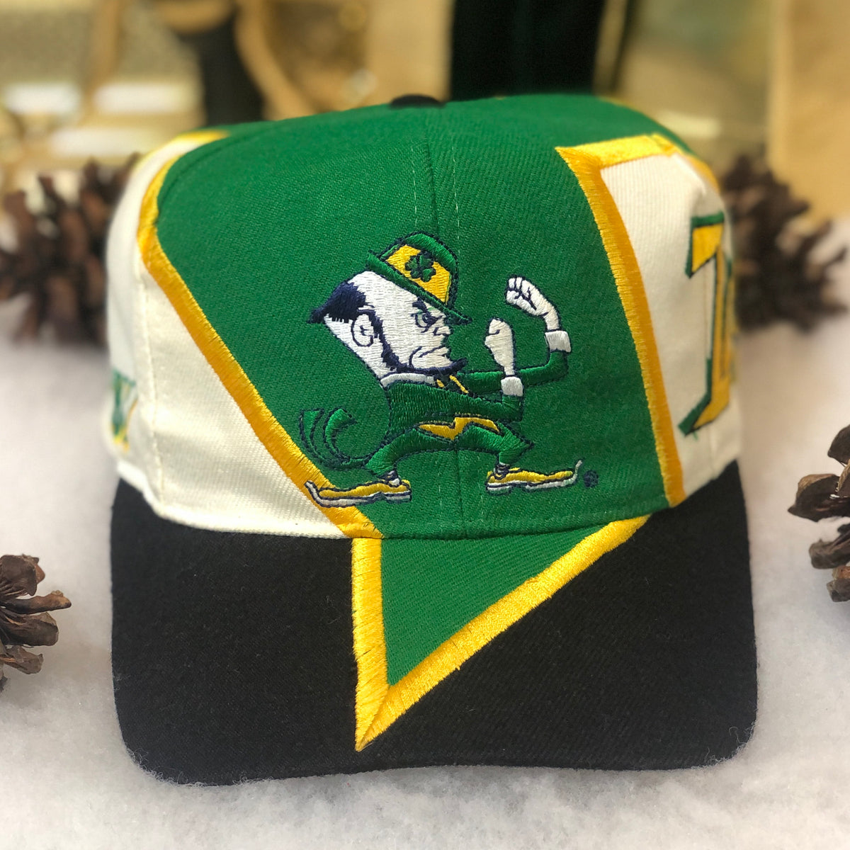 Vintage NCAA Notre Dame Fighting Irish Bolt Snapback Hat – 🎅 Bad