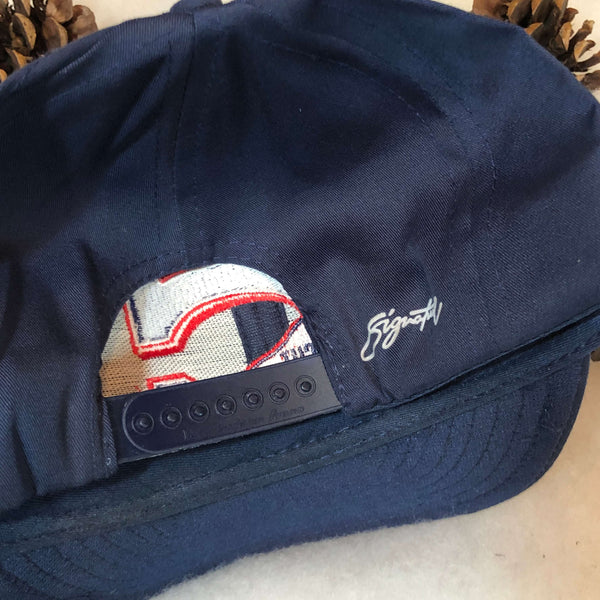 Vintage Deadstock NWOT NCAA UConn Huskies Signatures Twill Snapback Hat