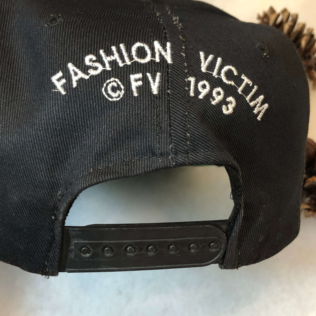 90S FASHON VICTIM キャップ Vintage 1993 Fashion Victim Skull Roses Twill Snapback Hat
