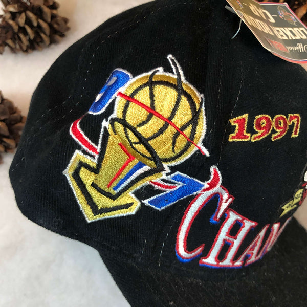 Vintage Deadstock NWT NBA Chicago Bulls 1997 Champions Logo Athletic Snapback Hat