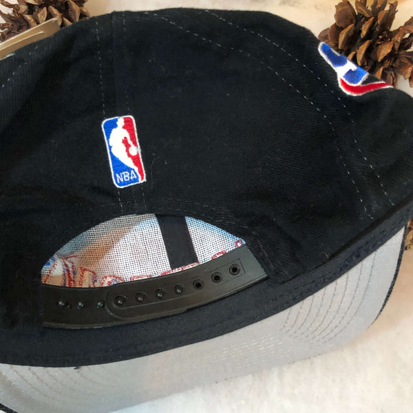 Vintage Deadstock NWT NBA Chicago Bulls 1997 Champions Logo Athletic Snapback Hat