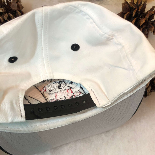 Vintage Deadstock NWT NBA Chicago Bulls Logo 7 Sharktooth Snapback Hat