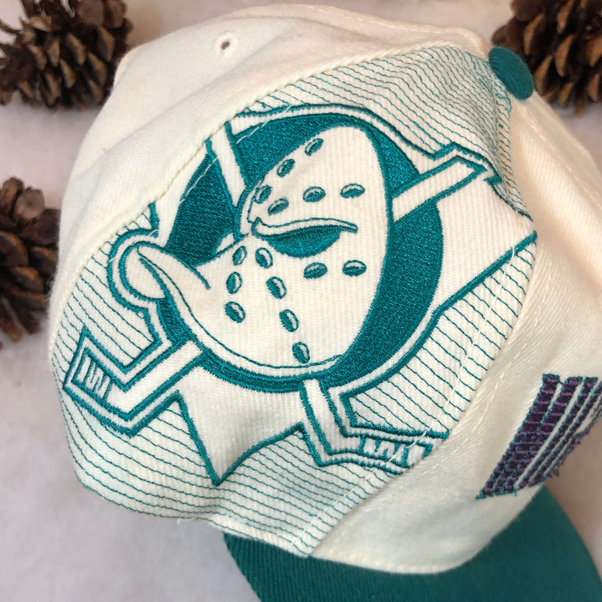 Vintage NHL Anaheim Mighty Ducks Sports Specialties Laser Snapback Hat – 🎅  Bad Santa