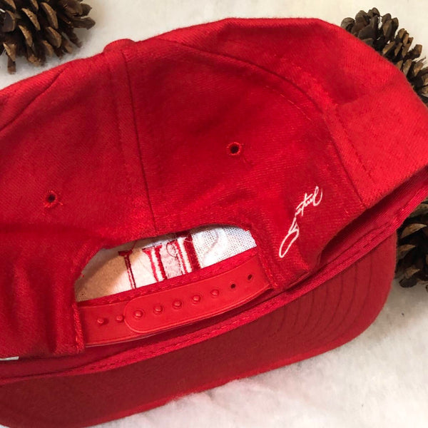 Vintage Deadstock NWT NCAA St. John's Redmen Signatures Wool Snapback Hat