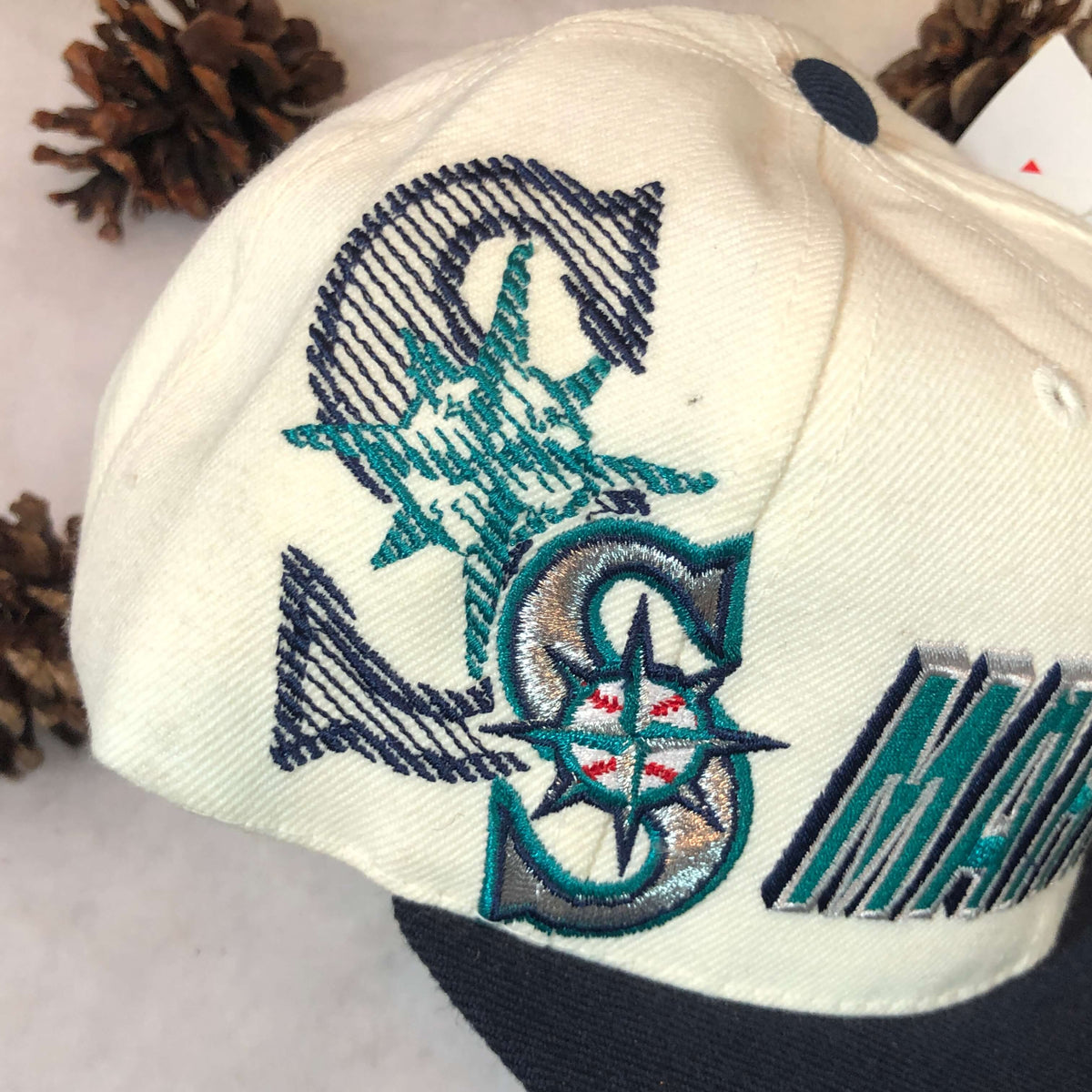 Vintage MLB Atlanta Braves Sports Specialties Shadow Snapback Hat – 🎅 Bad  Santa
