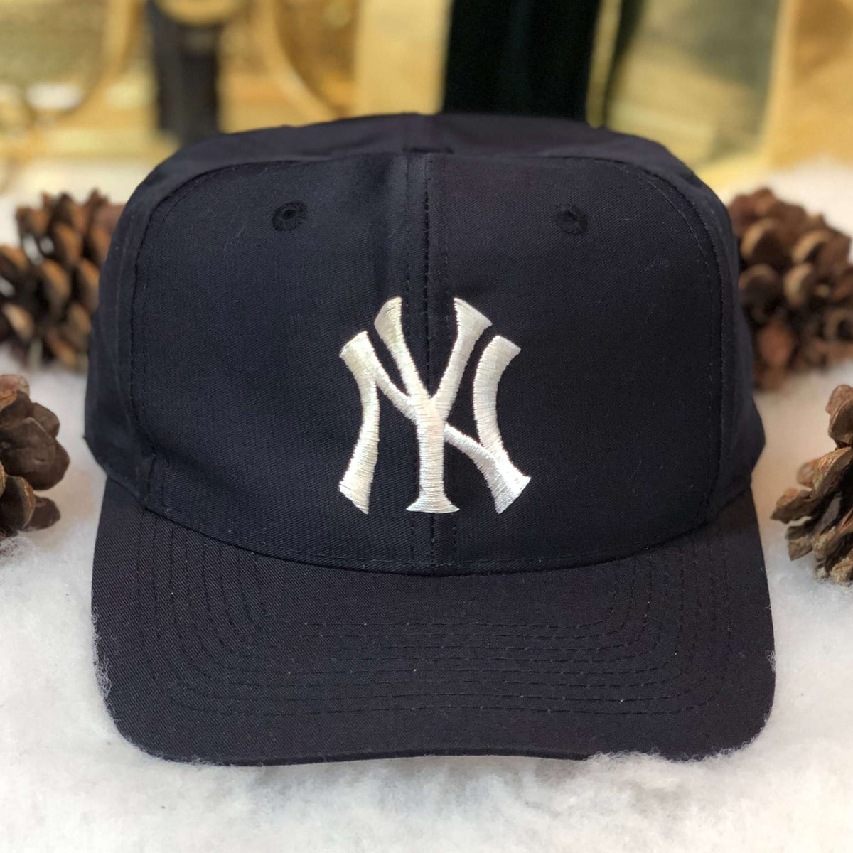 Vintage MLB New York Yankees Logo 7 Pinstripe Twill Snapback Hat – 🎅 Bad  Santa