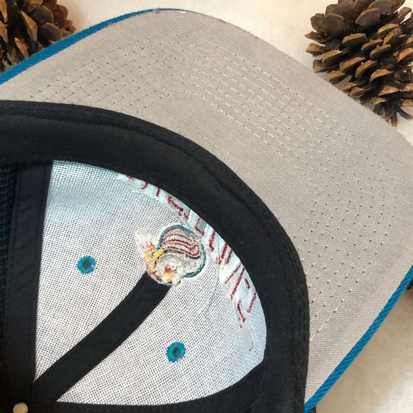 Vintage Deadstock NWT NBA Detroit Pistons Logo Athletic Snapback Hat