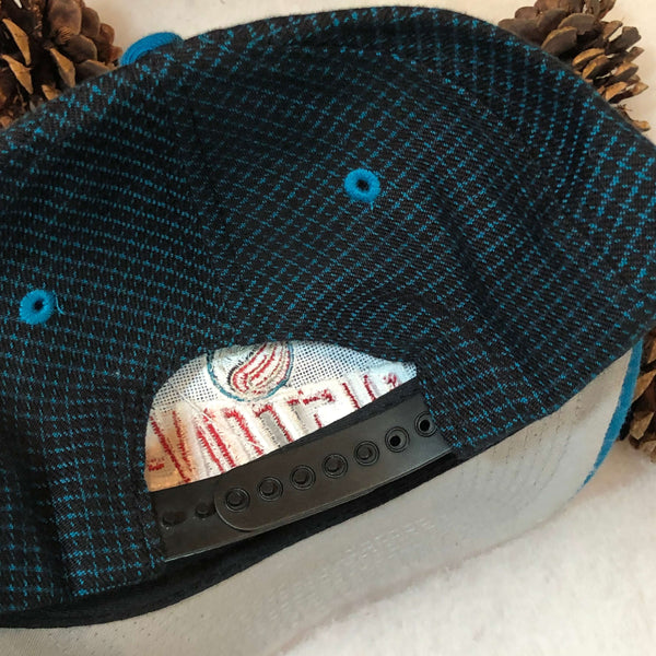 Vintage Deadstock NWT NBA Detroit Pistons Logo Athletic Snapback Hat