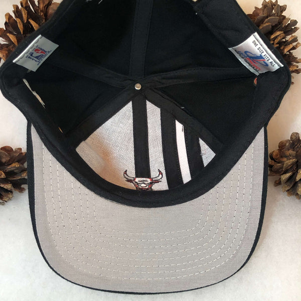 Vintage Deadstock NWT NBA Chicago Bulls Logo Athletic Strapback Hat