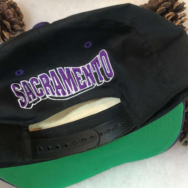 Vintage Deadstock NWOT NBA Sacramento Kings The G Cap Wave Snapback Hat
