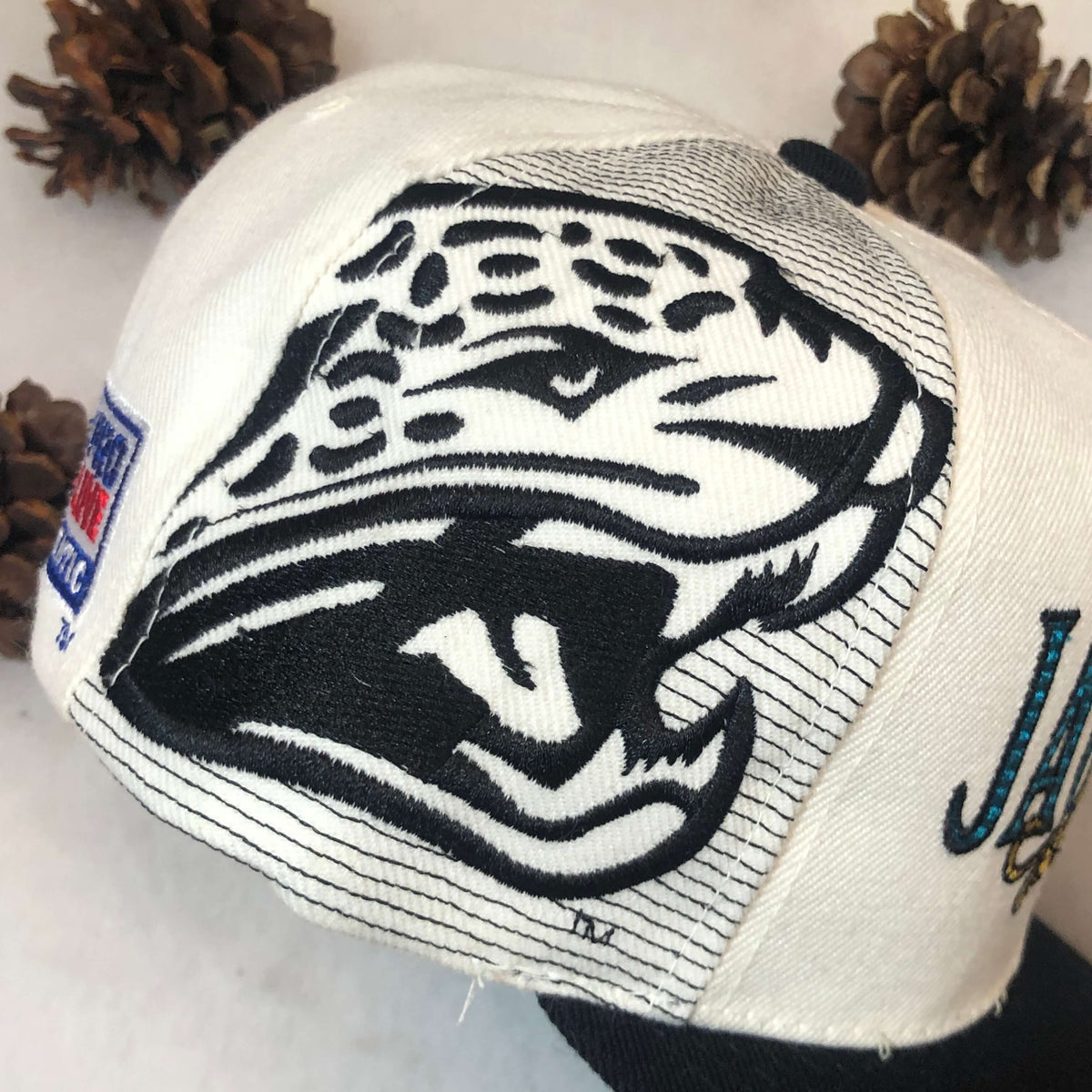 Vintage Jacksonville Jaguars Logo Athletic Snapback Football Hat – Stuck In  The 90s Sports