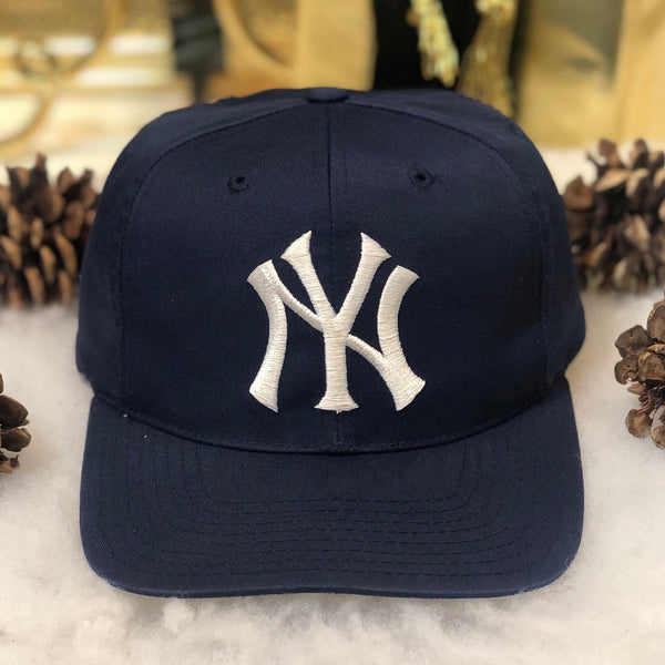 Vintage MLB New York Yankees Logo 7 Twill Snapback Hat