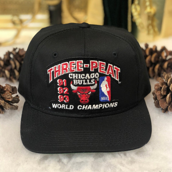 Vintage NBA Chicago Bulls 1993 Champions Three-Peat YoungAn Twill Snapback Hat