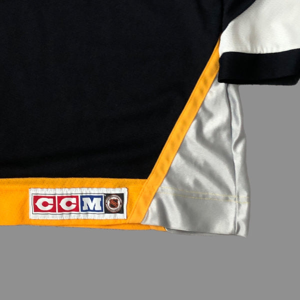 Vintage NHL Nashville Predators CCM Hockey Jersey (L)