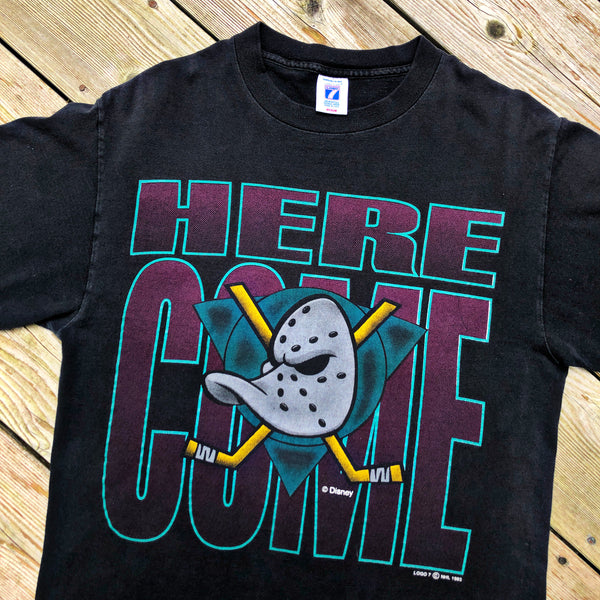 Vintage NHL Anaheim Mighty Ducks "Here Come The Mighty Ducks" Logo 7 T-Shirt (M)