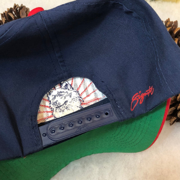 Vintage NCAA UConn Connecticut Huskies Signatures Burst Twill Snapback Hat