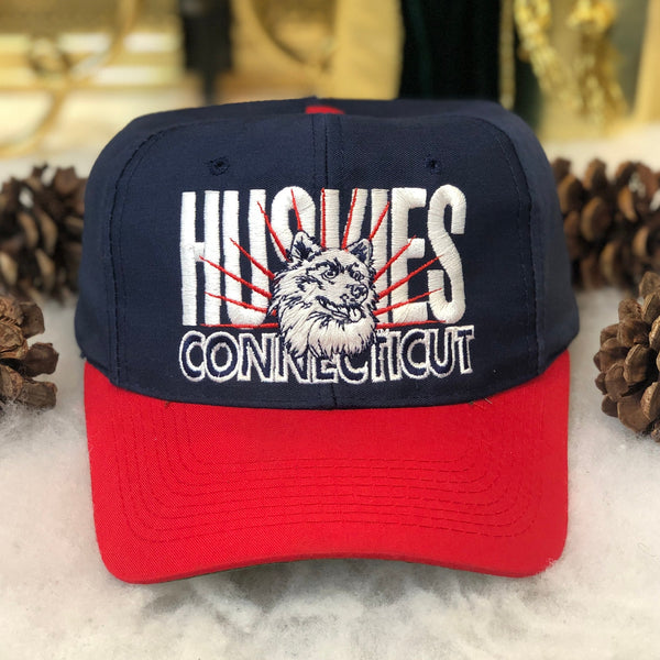 Vintage NCAA UConn Connecticut Huskies Signatures Burst Twill Snapback Hat