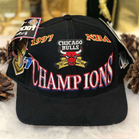 Vintage Deadstock NWT NBA Chicago Bulls 1997 Champions Logo Athletic Snapback Hat