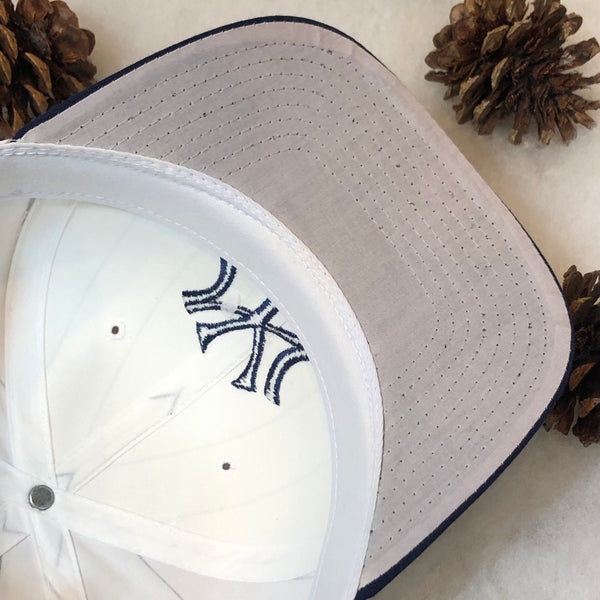 Vintage MLB New York Yankees Logo 7 Pinstripe Twill Snapback Hat