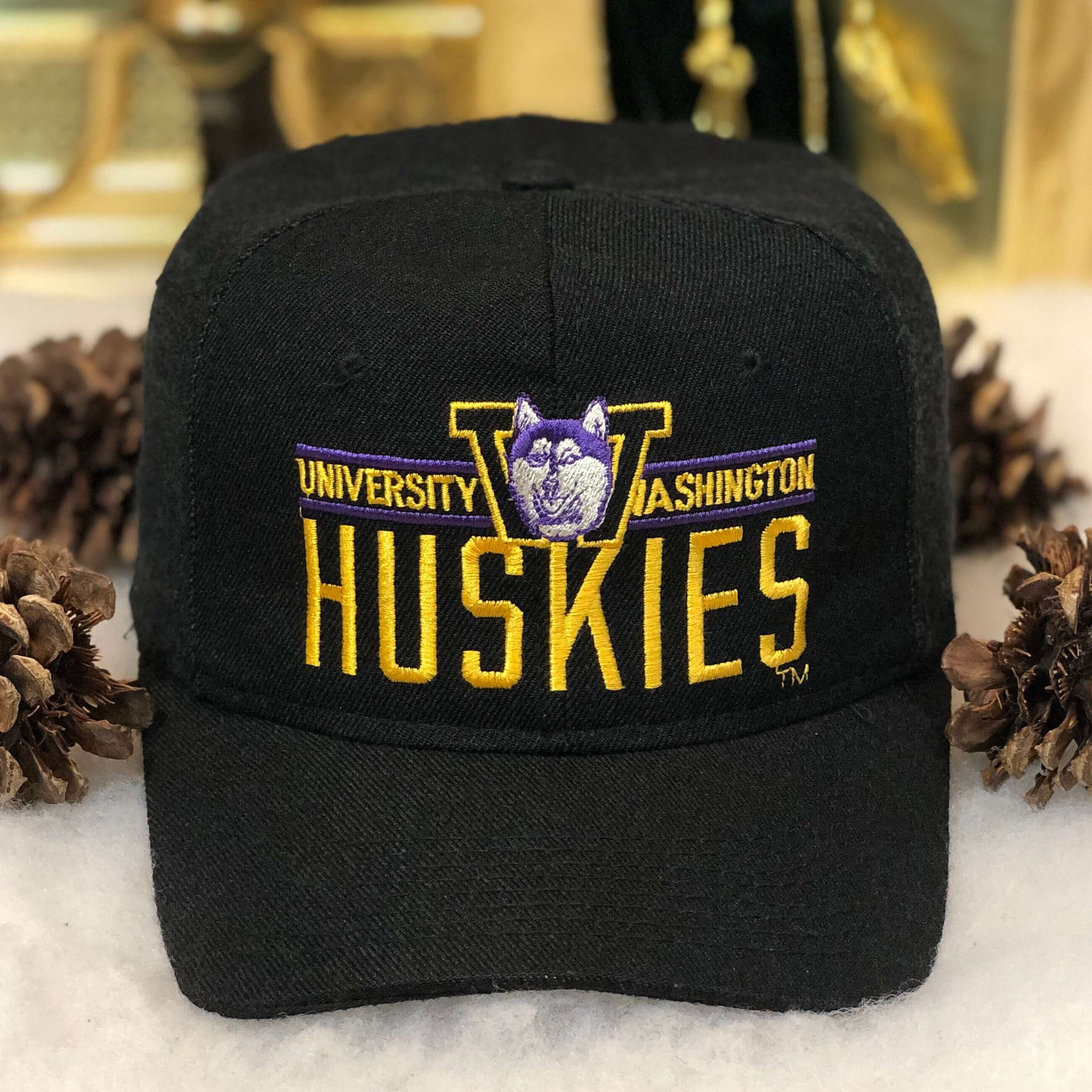 Vintage NCAA Washington Huskies YoungAn Wool Snapback Hat