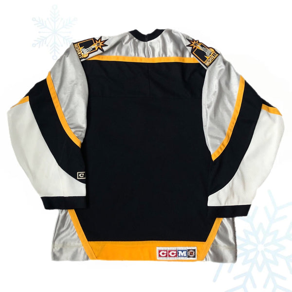 Vintage NHL Nashville Predators CCM Jersey (M)