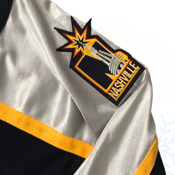 Vintage NHL Nashville Predators CCM Jersey (M)