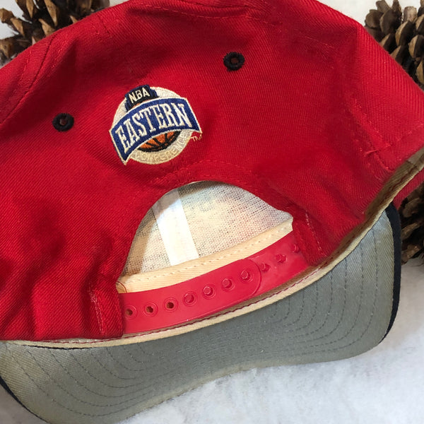 Vintage NBA Chicago Bulls New Era Wool Snapback Hat