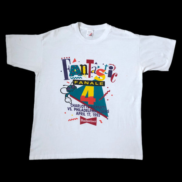 Vintage NBA Charlotte Hornets Fantastic Fanale 4 1992 vs. Philadelphia 76ers T-Shirt (L)