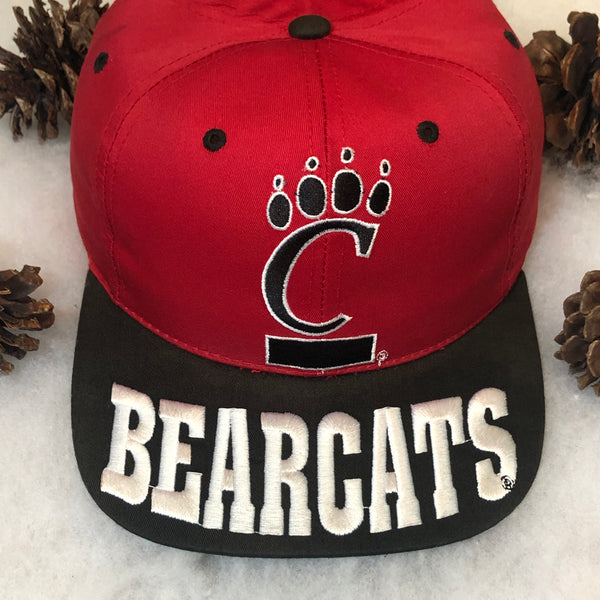 Vintage NCAA Cincinnati Bearcats Brim Spellout Twill Snapback Hat