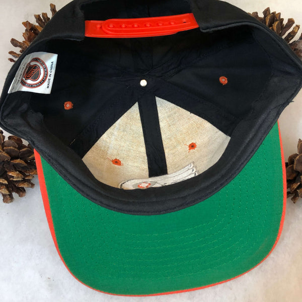 Vintage Deadstock NWOT NHL Philadelphia Flyers Universal Twill Snapback Hat