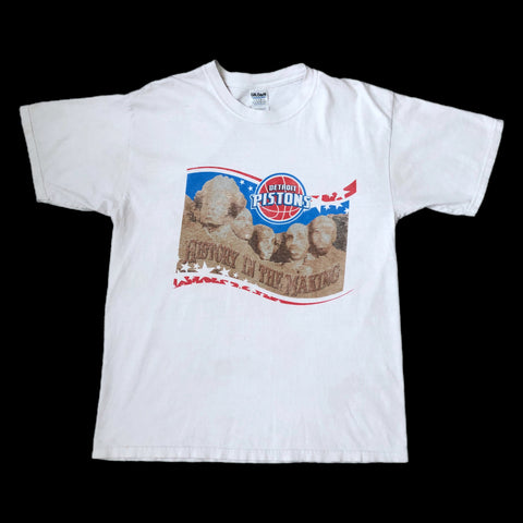 Vintage NBA Detroit Pistons "History In The Making" Mount Rushmore Parody T-Shirt (L)