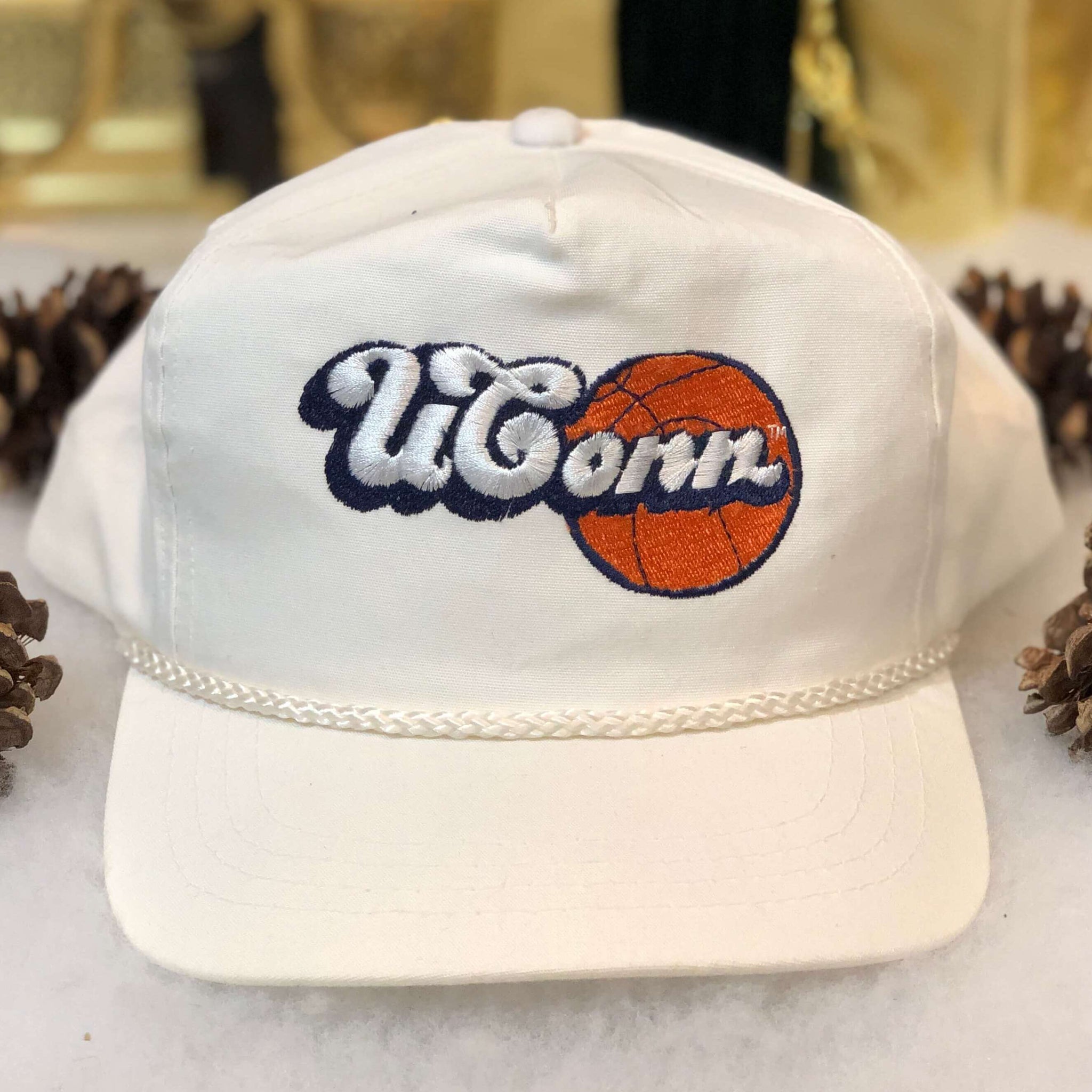 Vintage NCAA UConn Connecticut Huskies Basketball Yupoong Twill Snapback Hat