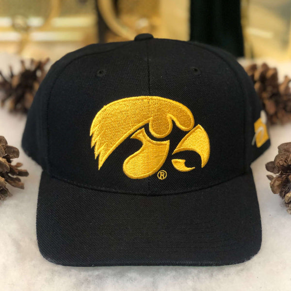 Vintage NCAA Iowa Hawkeyes Sports Specialties Plain Logo Wool Snapback Hat