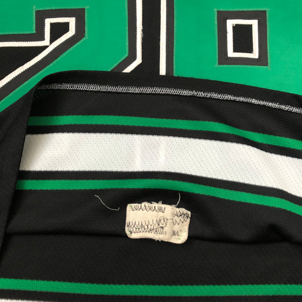 Vintage 1991-92 IHL Kalamazoo Wings Brad Berry Maska CCM Air Knit Jersey (XL)