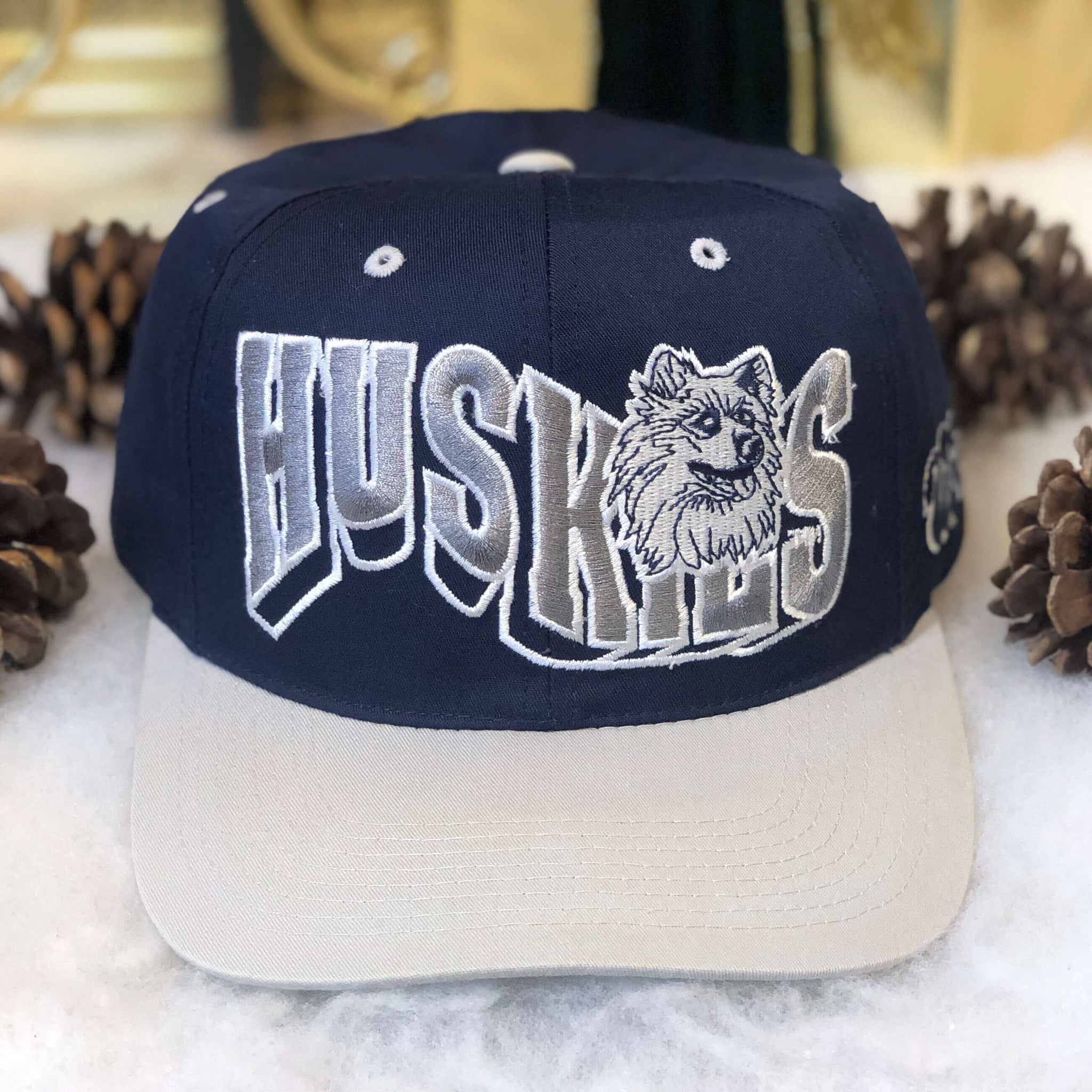 Vintage NCAA UConn Huskies The G Cap Wave Twill Snapback Hat