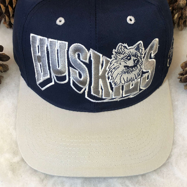 Vintage NCAA UConn Huskies The G Cap Wave Twill Snapback Hat