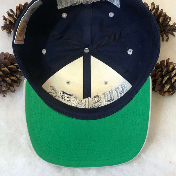 Vintage NCAA UConn Huskies The G Cap Wave Twill Snapback Hat