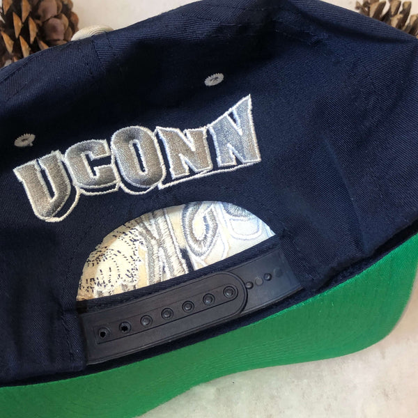 Vintage NCAA UConn Huskies The G Cap Wave Twill Snapback Hat