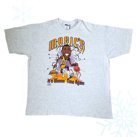 Vintage Deadstock NWOT NBA Los Angeles Lakers Magic Johnson Reappearing Act It's Winning Time Again Pro Player Caricature T-Shirt (XL)