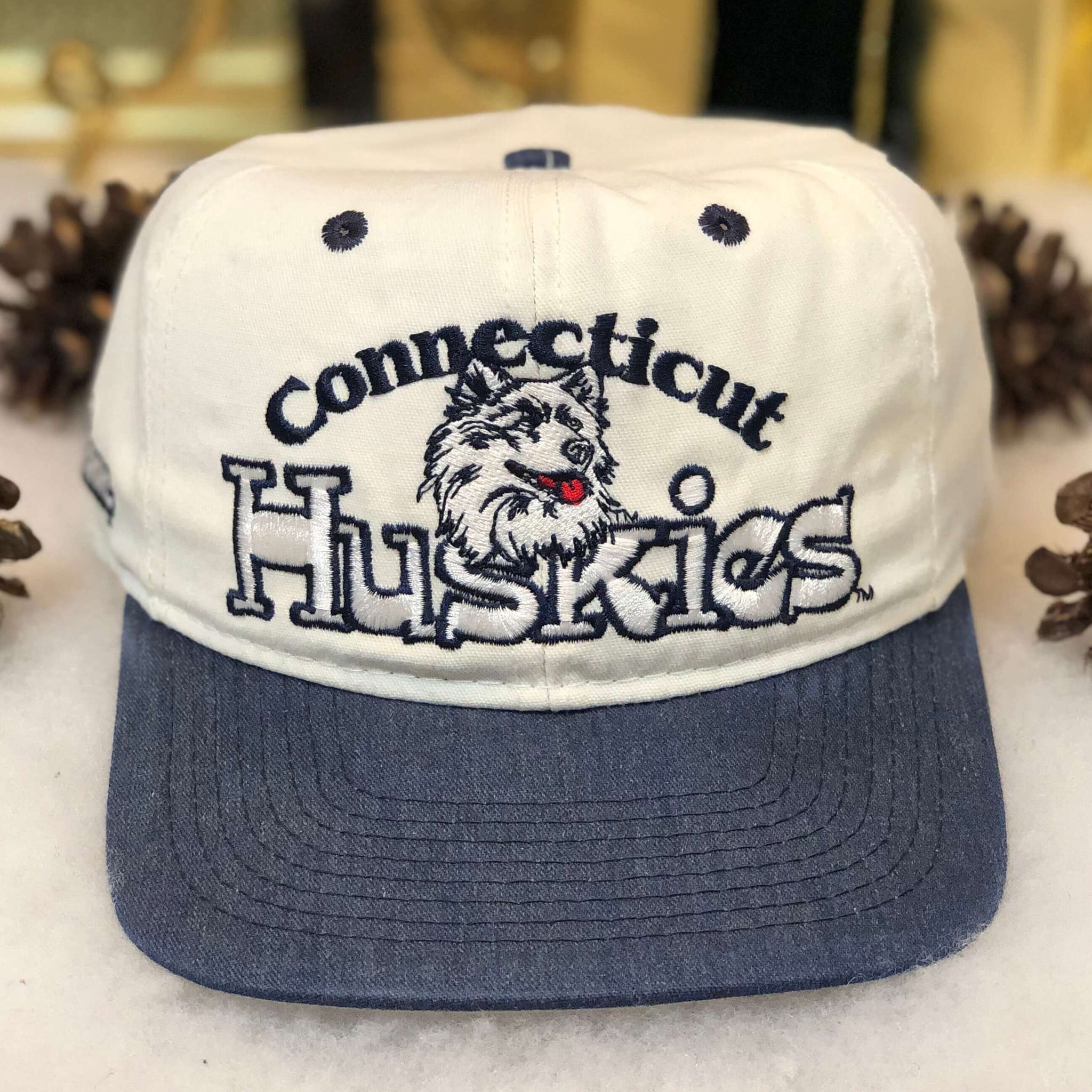 Vintage NCAA UConn Connecticut Huskies #1 Apparel Twill Snapback Hat