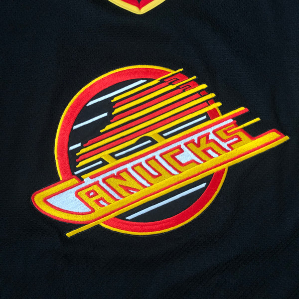 Vintage NHL Vancouver Canucks CCM Maska Air Knit Jersey (L)