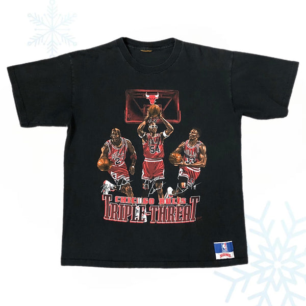 Vintage NBA Chicago Bulls Triple Threat Michael Jordan Scottie Pippen Horace Grant Nutmeg Mills T-Shirt (M)