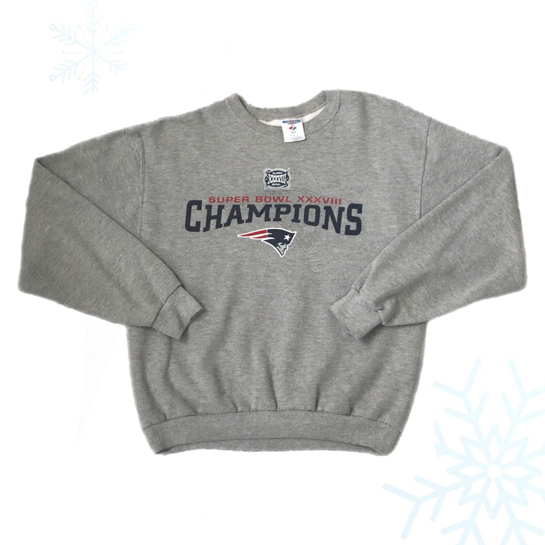 Vintage NFL New England Patriots Super Bowl XXXVIII Champions Crewneck Sweatshirt (M)