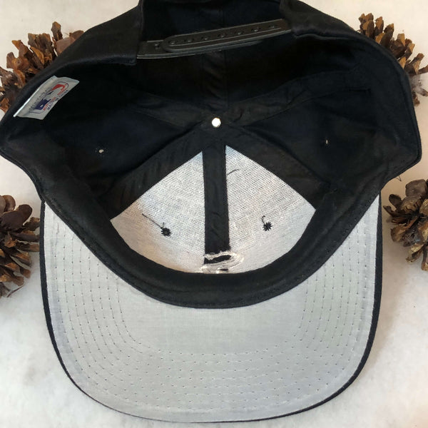 Vintage Deadstock NWOT MLB Chicago White Sox Universal Twill Snapback Hat
