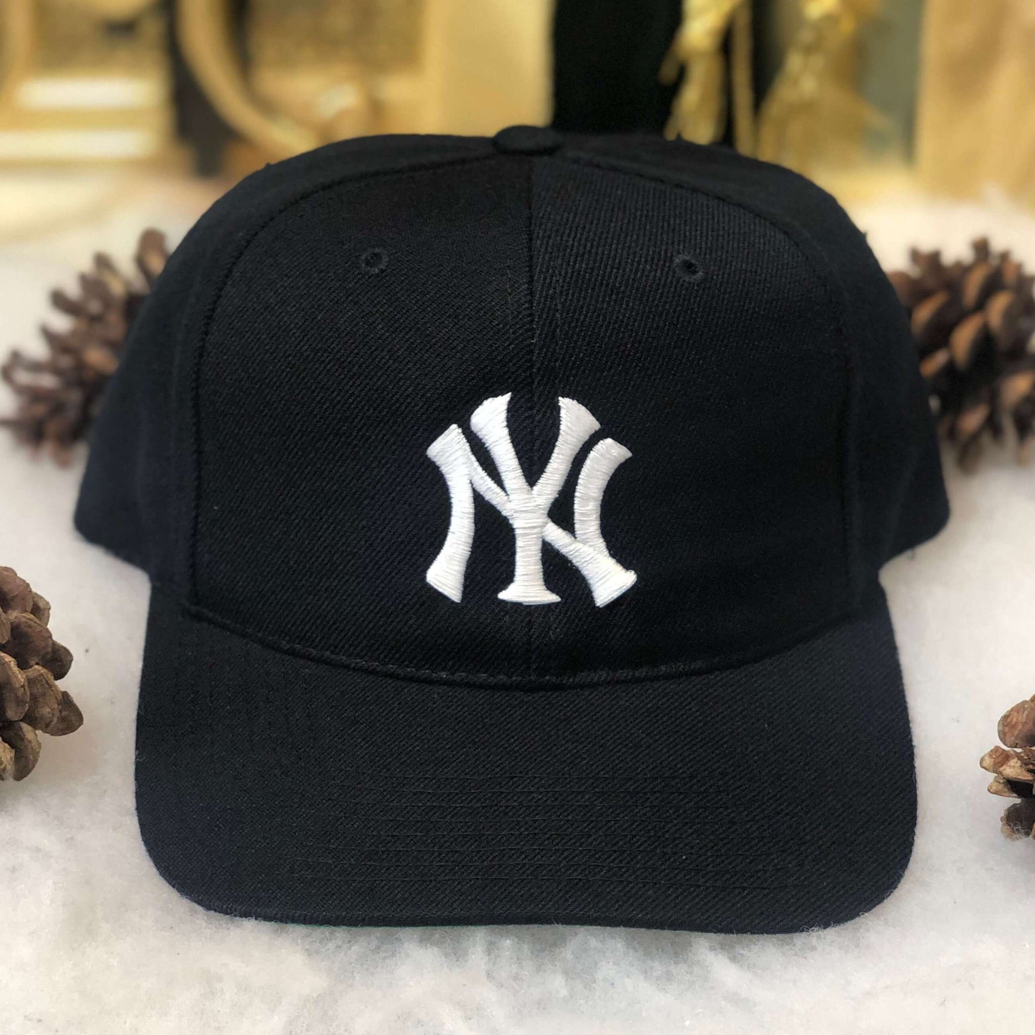 Vintage MLB New York Yankees Sports Specialties Plain Logo Wool Snapback Hat
