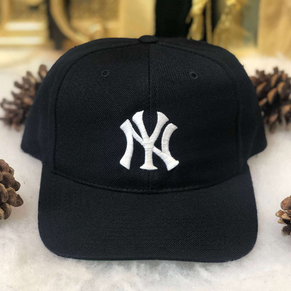 Vintage MLB New York Yankees Sports Specialties Plain Logo Wool Snapback Hat