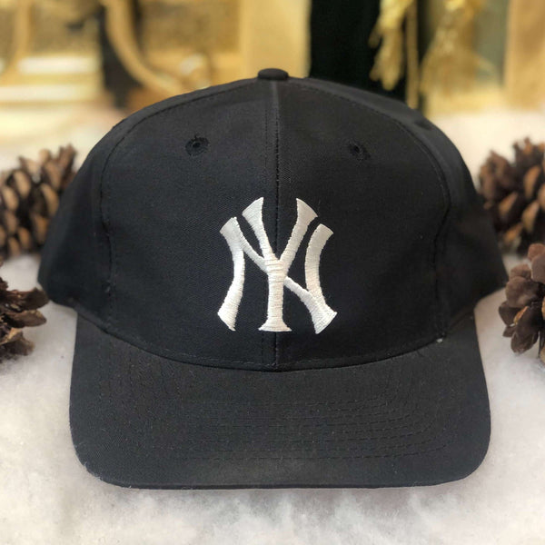 Vintage MLB New York Yankees Logo 7 Twill Snapback Hat