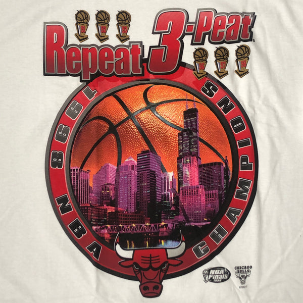 Vintage Deadstock NWOT NBA Chicago Bulls 1998 Repeat 3-Peat Starter T-Shirt (XL)